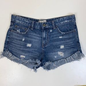 Free People |l Distressed Cutoff Denim Shorts || Size 29